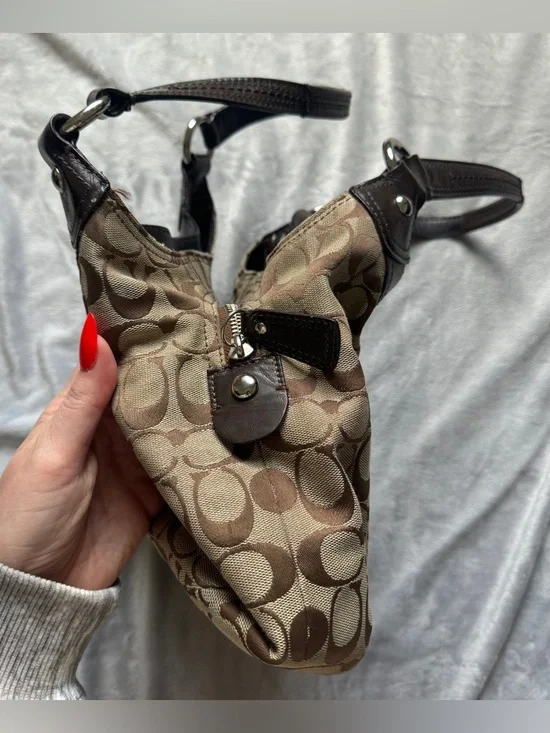 Coach Signature Soho Lynn Hobo Bag - Picture 6 of 16